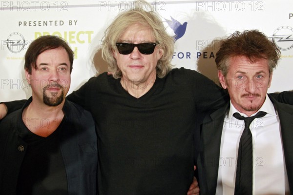 Pressekonferenz zur Cinema for Peace -Gala 2011 im Regent Hotel, Berlin Jan Josef Liefers, Bob Geldof, Sean Penn
