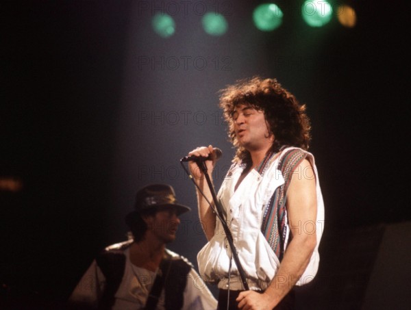1/ Konzert 87: Deep Purple, Sänger: Ian Gillan, voc, Mikro, lockige Haare, Rock, Hard Rock, Heavy Metal, Musik, *** 1 co