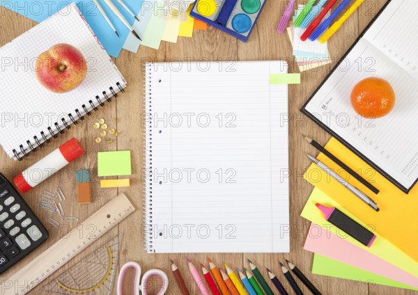schulbedarf,schreibwaren,schulmaterial,schulmaterialien,schulsachen,schulutensil,schulutensilien,schreibware *** school