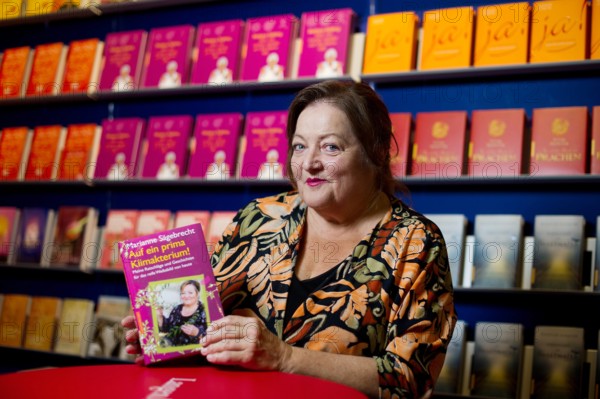 Marianne Sägebrecht, Buchmesse 2012 11.10.2012 Frankfurt x1x Buchmesse 2012, Autorin Marianne Sägebrecht, Buch: - Auf e
