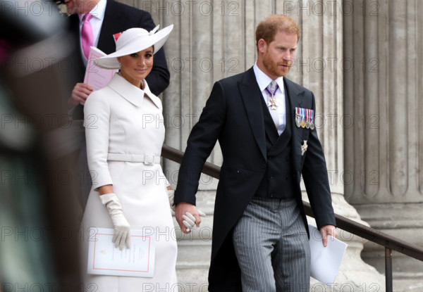 Thronjubiläum der Queen - Königliche Familie bei Gottesdienst in der St. Paul s Cathedral in London Meghan Markle The Du