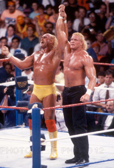 **FILE PHOTO** Sid Eudy Has Passed Away. Hulk Hogan and Sid Justice 1992. Photo by John Barrett/PHOTOlink / MediaPunch C