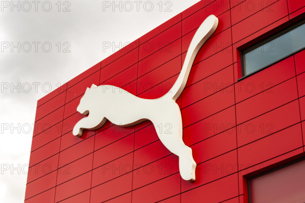 Die Puma SE ist einer der größten Hersteller von Sportartikel wie Schuhe und Textilien mit seiner in Herzogenaurach behe