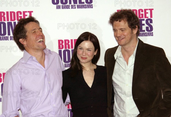 Bildnummer: 56604037 Datum: 12.11.2004 Copyright: imago/Future Image
Photocall zu Bridget Jones - Am Rande des Wahnsinns / Bridget Jones: The Edge of Reason im Adlon Hotel, Berlin Hugh Grant, Renee Zellweger, Colin Firth People Entertainment PK Pressetermin Film xdp x0x 2004 quer Schauspieler Schauspielerin
56604037 Date 12 11 2004 Copyright Imago Future Image photo call to Bridget Jones at Edge the Madness Bridget Jones The Edge of Reason in Adlon Hotel Berlin Hugh Grant Renee Zellweger Colin Firth Celebrities Entertainment press conference Press call Film XDP x0x 2004 horizontal Actor Actress