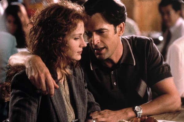 Bildnummer: 54334249  Datum: 14.04.1999  Copyright: imago/United Archives
KPA52875.jpg DIE HOCHZEIT MEINES BESTEN FREUNDES / My Best Friend s Wedding USA 1999 / P.J. Hogan JULIA ROBERTS (Julianne Potter), RUPERT EVERETT (George Downes) 40488  People Entertainment quer Film Fernsehen Komödie Romanze

Bildnummer 54334249 Date 14 04 1999 Copyright Imago United Archives KPA52875 JPG the Wedding my best Friend My Best Friend S Wedding USA 1999 P J Hogan Juliet Roberts Julianne Potter Rupert Everett George Downes  Celebrities Entertainment horizontal Film Television Comedy Romance