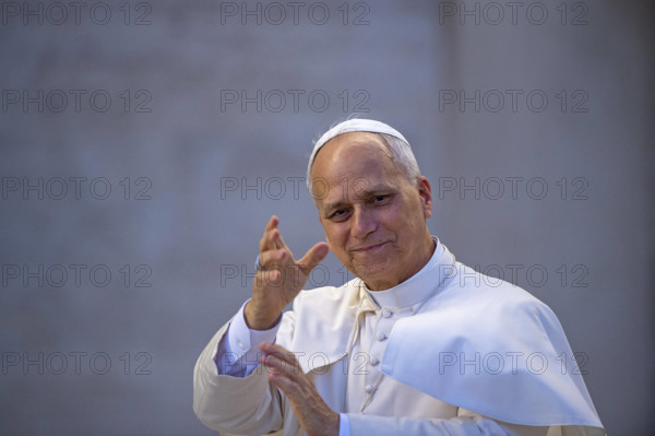 ITALY - POPE LEO XIV GREETS FAITHFUL IN ST PETER'S SQUARE AT THE END OF A WELCOME MASS FOR THE YOUTH JUBILEE AT THE VATICAN - 2025/7/29