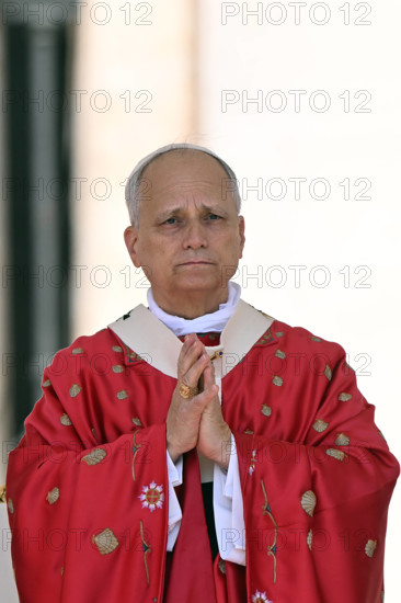 ITALY - POPE LEO XIV LEADS HOLY MASS ON THE SOLEMNITY OF PENTECOST ON THE OCCASION OF THE JUBILEE OF ECCLESIAL MOVEMENTS, ASSOCIATIONS AND NEW COMMUNITIES  AT  THE  VATICAN - 2025/6/8