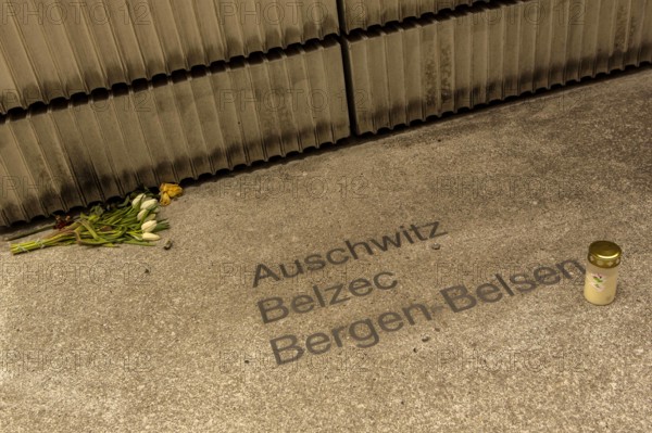 Der Wiener Judenplatz war im Mittelalter das Zentrum der jüdischen Gemeinde Wiens. Mit dem Mahnmal für die österreichisc