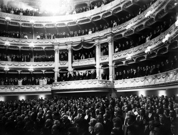 Feierliche Eröffnung der Semperoper in Dresden