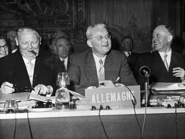 RECORD DATE NOT STATED OEEC Favors Continuation of European Payments Union. Photographs of Marshall Plan Programs, Exhib