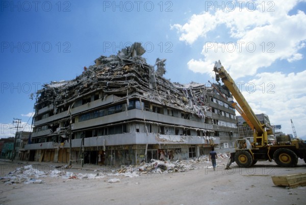 Bildnummer: 55182967  Datum: 20.09.1985  Copyright: imago/Sven Simon
Erdbeben von 1985 in Mexiko Stadt : zerstörtes Gebäude  019 Gesellschaft Naturkatastrophe Erdbeben Mexiko kbdia xkg  1985 quer Zerstörung Schäden

Bildnummer 55182967 Date 20 09 1985 Copyright Imago Sven Simon Earthquakes from 1985 in Mexico City Destroyed Building  Society Natural disaster Earthquakes Mexico Kbdia xkg 1985 horizontal Destruction Damage