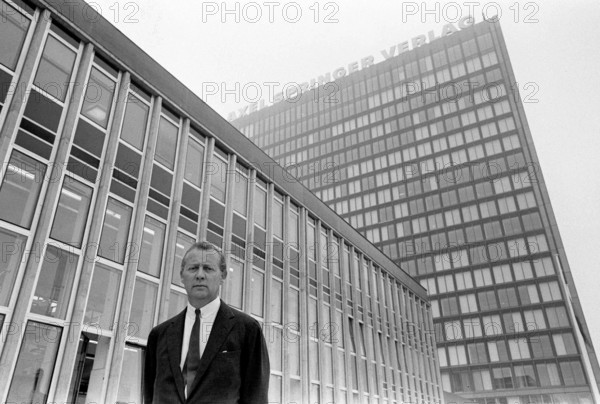 to 60 Birthday the Picture Newspaper the at 24 June 1952 to first times seemed Axel Caesar Springer Germany Newspaper publishers here before the Berlin High publishing house black and white