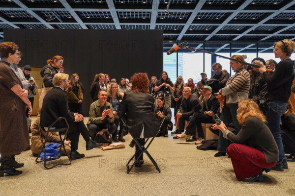 Nan Goldin, Pressekonferenz, Nan Goldin: This will not end well, Neue Nationalgalerie Berlin *** Nan Goldin, Press confe