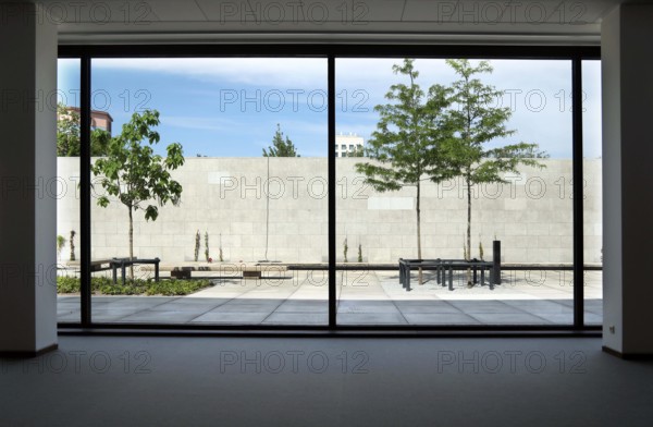 05.06.2021, Berlin - Deutschland. Die Neue Nationalgalerie ist vorab für ein paar Tage ohne Ausstellung geöffnet, es gib