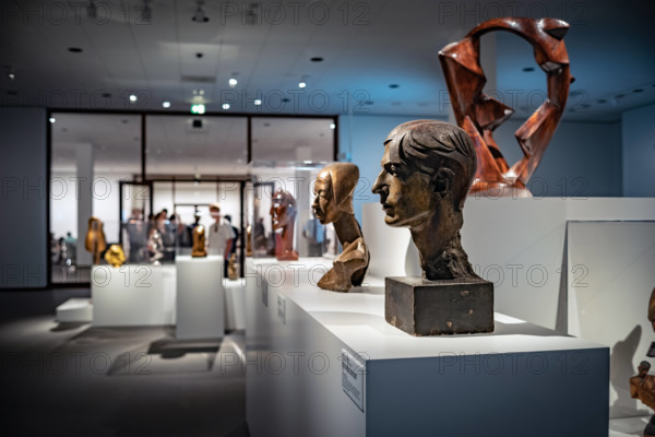 Berlin Mitte Tiergarten; das Kulturforum : die NEUE NATIONALGALERIE, Architekt: Mies van der Rohe - Sammlung Depotbestä