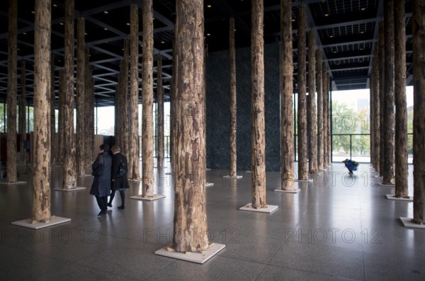 Sticks and Stones David Chipperfield DEU Deutschland Germany Berlin 30 09 2014 Baumstämme in de