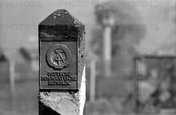DDR Grenzstein an der innerdeutschen Grenze bei Neustadt