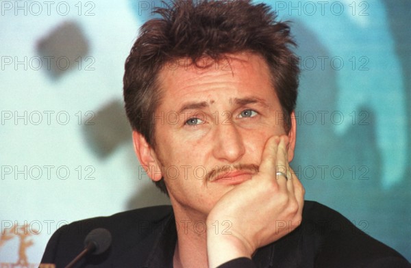 20/ BERLINALE 99: Sean Penn, Darsteller bei The Thin Red Line , Schauspieler, Hollywoodschauspieler, Hollywoodstar, Star