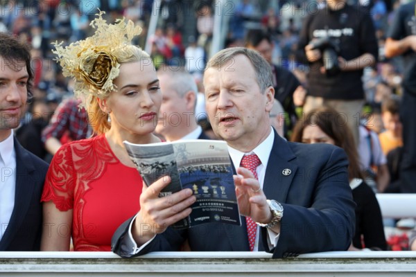 Bildnummer: 58898096  Datum: 09.12.2012  Copyright: imago/Frank Sorge
09.12.2012, Hong Kong, Hongkong, CHN, CHINA - Actress Kate Winslet and Winfried Engelbrecht Bresges, CEO of Hong Kong Jockey Club, in portrait. Sha Tin racecourse. (Schauspielerin, Winslet, Portrait, Portraet, Film, Kino, Engelbrecht-Bresges, Porträt) 615D091212HONGKONG.JPG Entertainment People Film xsp x0x 2012 quer Highlight premiumd Schauspielerin Winslet Portrait Portraet Film Kino Engelbrecht-Bresges 

 58898096 Date 09 12 2012 Copyright Imago Frank Worry 09 12 2012 Hong Kong Hong Kong CHN China actress Kate Winslet and Winfried Engelbrecht  CEO of Hong Kong Jockey Club in Portrait Sha Tin Racecourse Actress Winslet Portrait Portrait Film Cinema Engelbrecht  Portrait  JPG Entertainment Celebrities Film xsp x0x 2012 horizontal Highlight premiumd Actress Winslet Portrait Portrait Film Cinema Engelbrecht