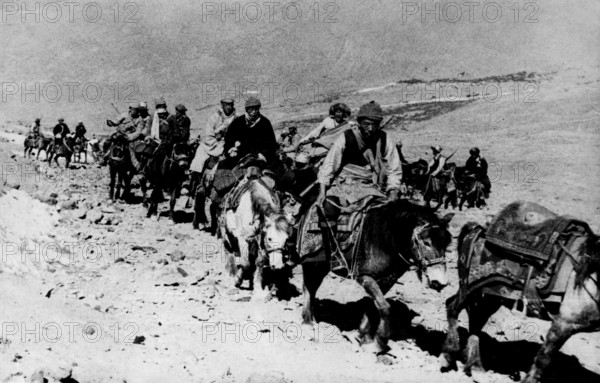 Dalai Lama escaping from Tibet, 1959. Mono Print !AUFNAHMEDATUM GESCHÄTZT! UnitedArchives0779367