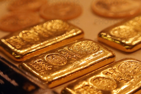 25.02.2023, Doha, QAT - Goldbarren zu je 10 Tolas. Ein Tola entspricht 11.6638038 Gramm und ist eine alte indische Gewic