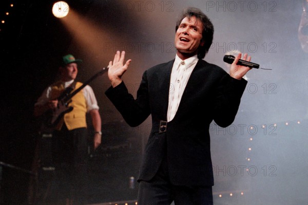 Bildnummer: 50100641 Datum: 17.02.1995 Copyright: imago/Scherf
Sänger Cliff Richard (GBR), Personen , optimistisch; 1995, Canberra, Musiker, Pop , RocknRoll, Rock n Roll, Konzerte; , quer, Kbneg, Einzelbild, close, Musik, Kunst, Australien, Aktion, People