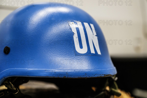 Symbolfoto UN Helm, Schweiz, 02.05.2025 *** Symbolic photo UN helmet, Switzerland, 02 05 2025 PUBLICATIONxNOTxINxSUI