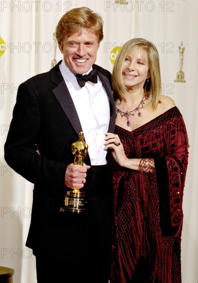 Robert Redford and Barbra Streisand at the 74th Annual Academy Awards 2002 Hollywood CA USA PUBLICA