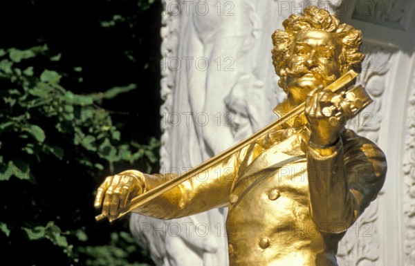 Bildnummer: 58177466  Datum: 01.01.1997  Copyright: imago/Peter Widmann
Johann Strauss Denkmal im Wiener Stadtpark, Österreich, Wien, 1. Bezirk, Stadtpark Johann Strauss Denkmal im Wiener Stadtpark xmk x0x !AUFNAHMEDATUM GESCHÄTZT! 1997 quer 1. 1. Bezirk 1997 Bezirk Denkmal Farbe Geige gold im Johann Musik Musiker Park Parkanlage Reise Sehenswürdigkeit Stadtansicht Stadtpark Statue Stimmung Strauss Symbol Tourismus Violine Wahrzeichen Walzer Wien Wiener Österreich österreichisch

 58177466 Date 01 01 1997 Copyright Imago Peter Widmann Johann Strauss Monument in Wiener City Park Austria Vienna 1 District City Park Johann Strauss Monument in Wiener City Park xmk x0x date estimated 1997 horizontal 1 1 District 1997 District Monument Color Violin Gold in Johann Music Musician Park Park travel Landmark City view City Park Statue Mood Strauss symbol Tourism Violin Landmark Waltz Vienna Wiener Austria Austro
