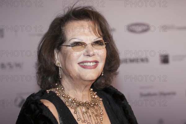 Bildnummer: 58891401  Datum: 06.12.2012  Copyright: imago/Lumma Foto
Claudia Cardinale Verleihung Deutscher Nachhaltigkeitspreis für Städte und Gemeinden im Maritim Hotel in Düsseldorf People Entertainment Porträt x0x xsk 2012 quer premiumd 

 58891401 Date 06 12 2012 Copyright Imago Lumma Photo Claudia Cardinale award Ceremony German Sustainability Award for Cities and Municipalities in Maritim Hotel in Dusseldorf Celebrities Entertainment Portrait x0x xSK 2012 horizontal premiumd