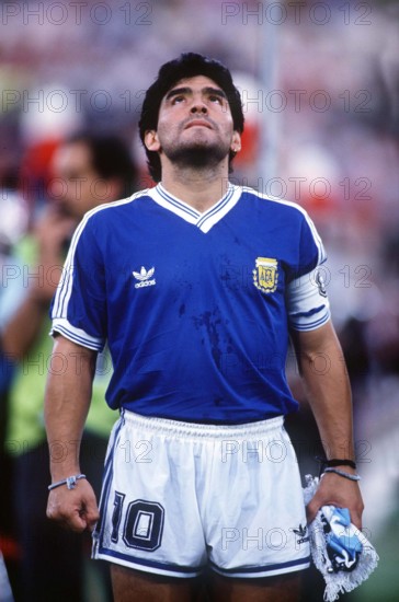 Diego Armando Maradona (Arg) before kick off. Argentina v West Germany. World Cup Final 1990. Rome. 8/7/90. PUBLICATION