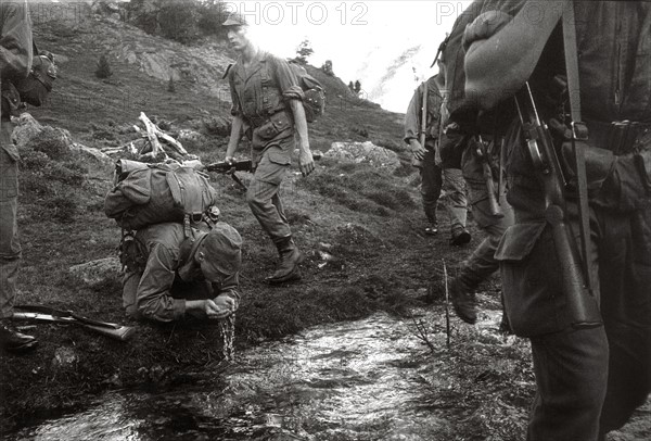 ARMEE PARACHUTISTES FRANCE