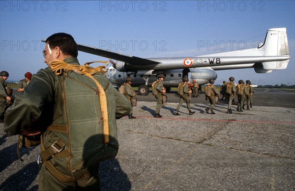 ARMEE PARACHUTISTES FRANCE