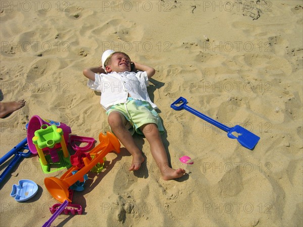 AMUSEMENT A LA PLAGE-FRANCE