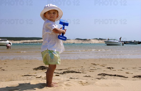 AMUSEMENT A LA PLAGE-FRANCE