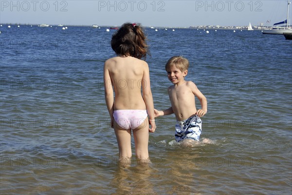 AMUSEMENT A LA PLAGE-FRANCE