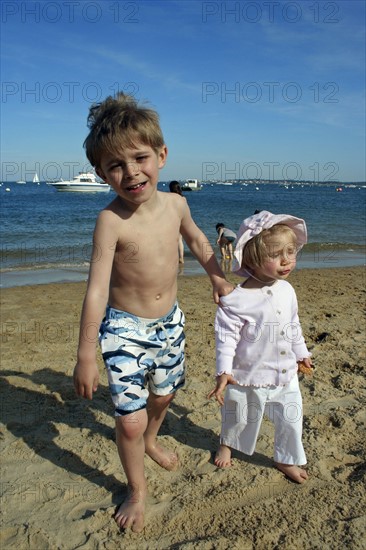 AMUSEMENT A LA PLAGE-FRANCE