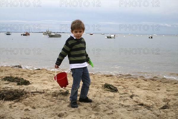 AMUSEMENT A LA PLAGE-FRANCE