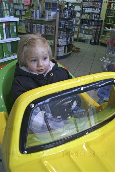 BEBE-VIE QUOTIDIENNE-FRANCE