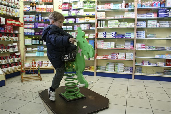 BEBE-VIE QUOTIDIENNE-FRANCE