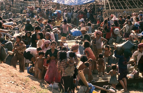 CAMBODGE REFUGIES 1985