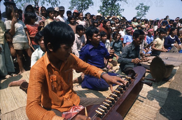 CAMBODGE REFUGIES 1985