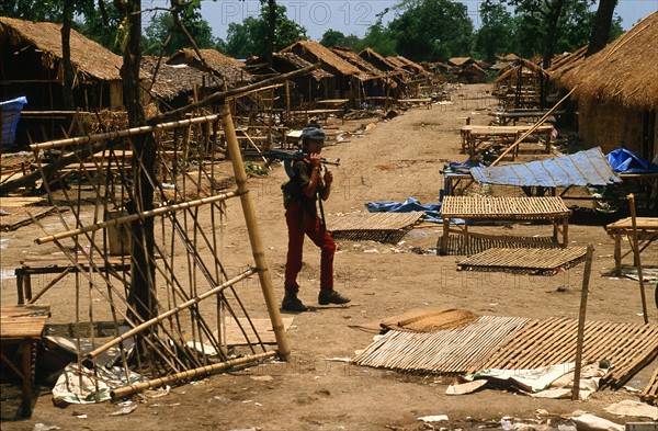 CAMBODGE GUERILLA 1985