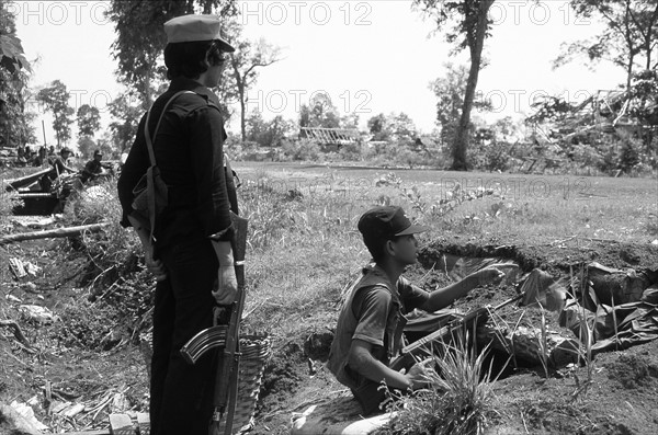 CAMBODGE GUERILLA 1985