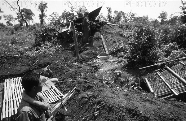 CAMBODGE GUERILLA 1985