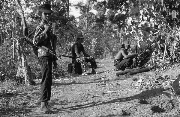 CAMBODGE GUERILLA 1985