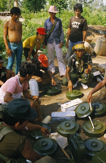 CAMBODGE GUERILLA 1985