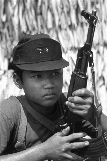 CAMBODGE GUERILLA 1985