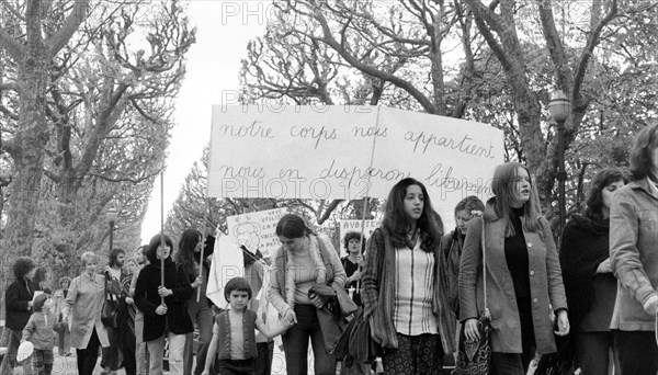 Demonstration in favor of the liberalization of abortion, Paris, 1973