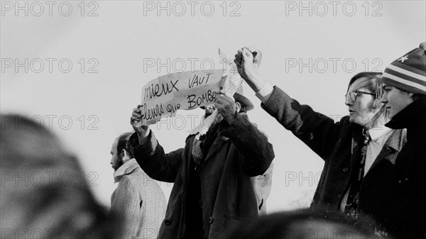 Manifestation antiaméricaine, Paris, 1973